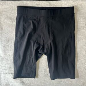 Vuori PR Black  Performance Shorts